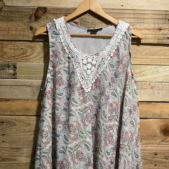 ANA & ROSE Floral Off Shoulder Dress. One size plus everyday wear - Picture 2 of 6